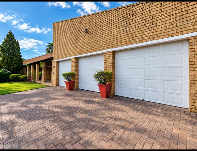 4 BEDROOM HOUSE FOR SALE IN THREE RIVERS EAST